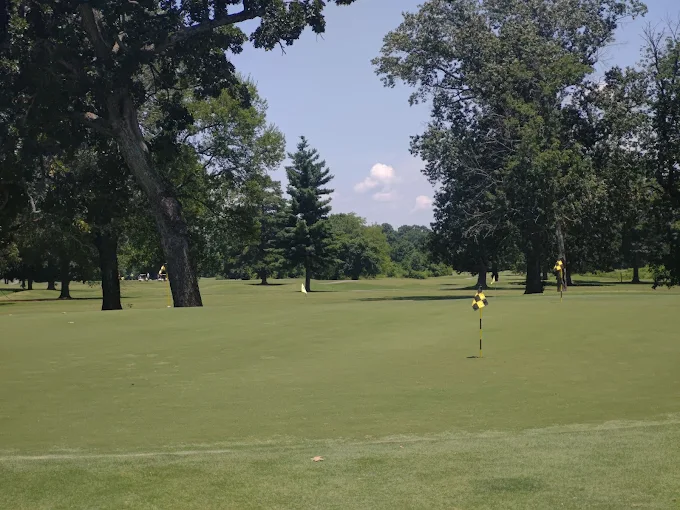 Brainerd Golf Course Chattanooga, TN - Championship 18-hole golf course fairway with manicured Bermuda grass designed by Donald Ross, Tennessee public golf course