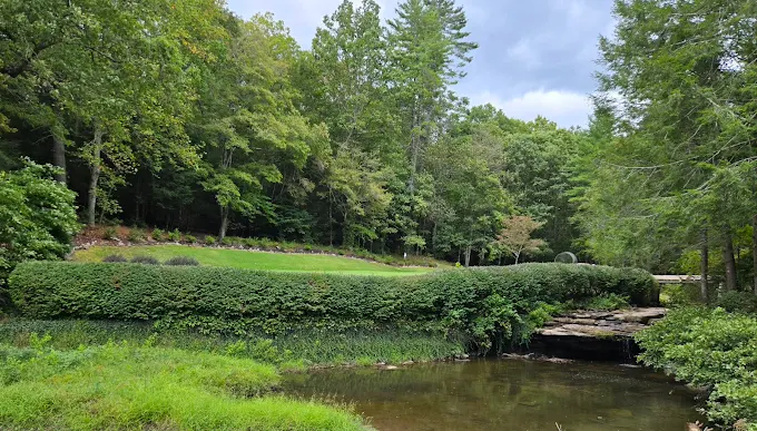 Dorchester Golf Club Fairfield Glade, TN - Championship 18-hole golf course fairway with manicured Bermuda grass, Tennessee semi-private golf course