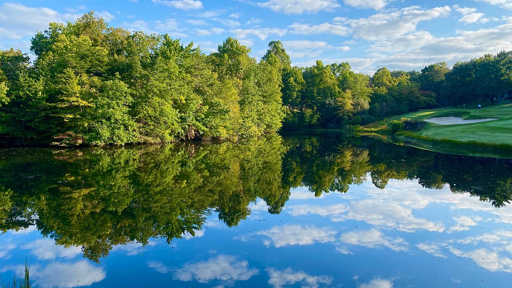 Dorchester Golf Club Fairfield Glade, TN - Pristine putting green with strategic bunkers and mature landscaping, Semi-Private 18-hole Tennessee golf course