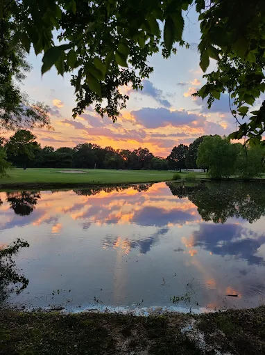 The Links at Fox Meadows Memphis, TN - Pristine putting green with strategic bunkers and mature landscaping, Public 18-hole Tennessee golf course
