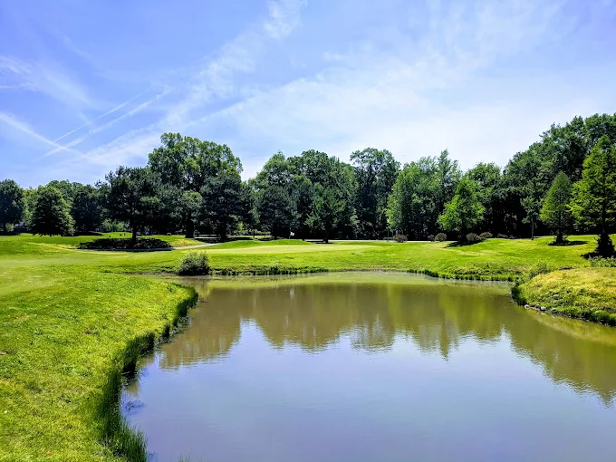 The Links at Galloway Memphis TN - Championship golf course entrance with professional landscaping and signage