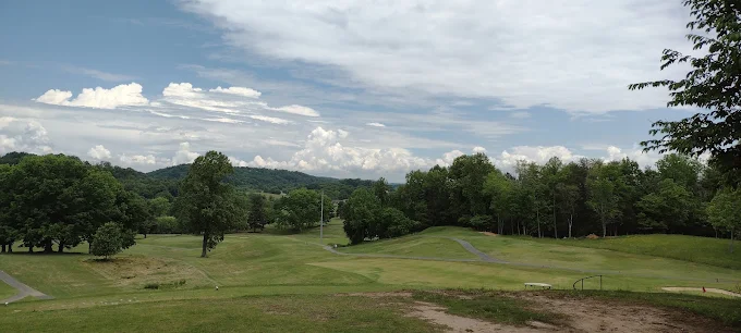 Warrior\ Kingsport TN - Panoramic fairway view hole 12 with strategic bunkers and mature trees